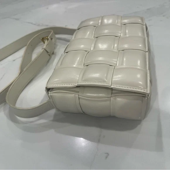 Amazon braided/woven cream crossbody purse - Picture 6 of 14